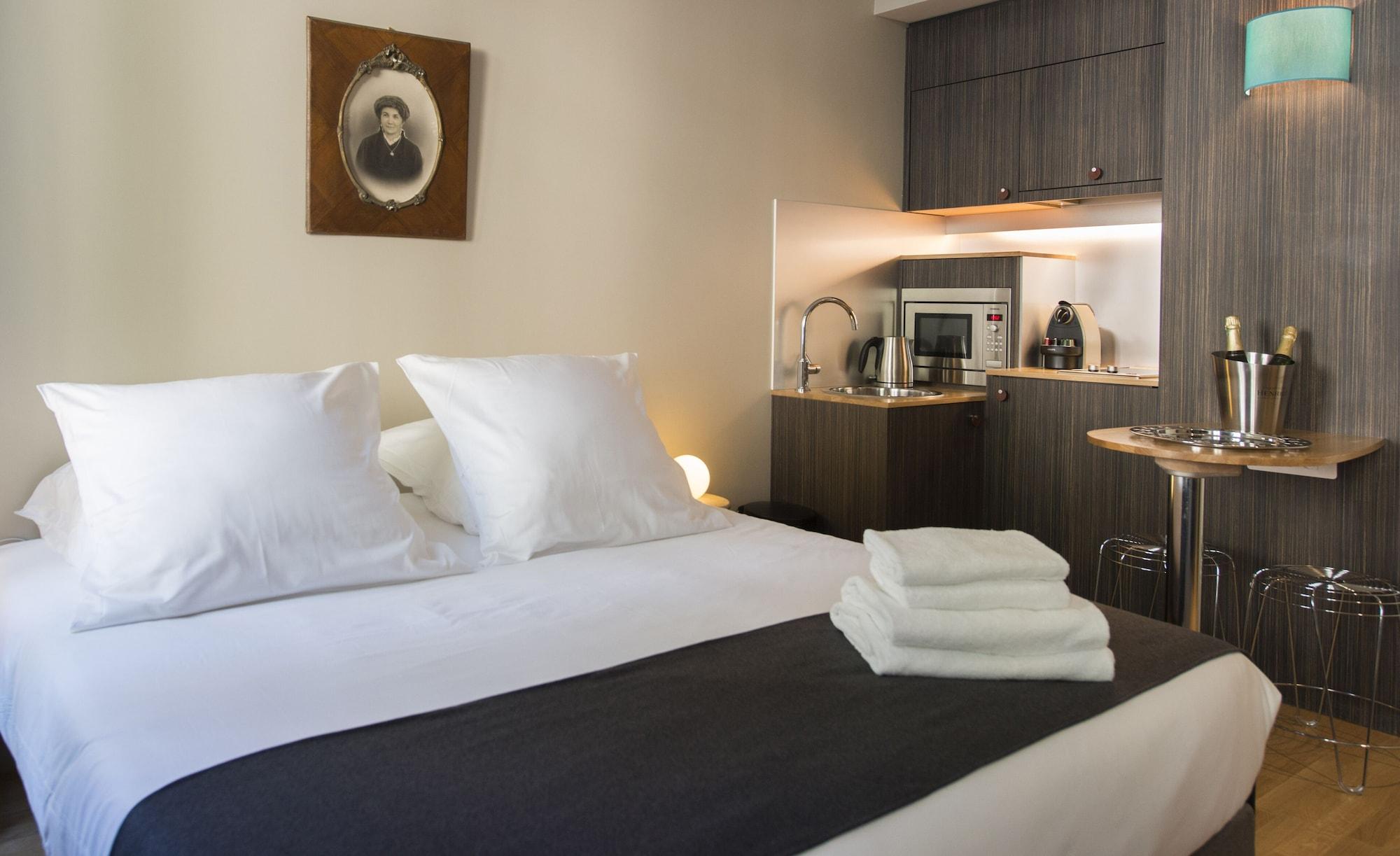 Hotel Helzear Champs-Elysees Paris Exterior photo